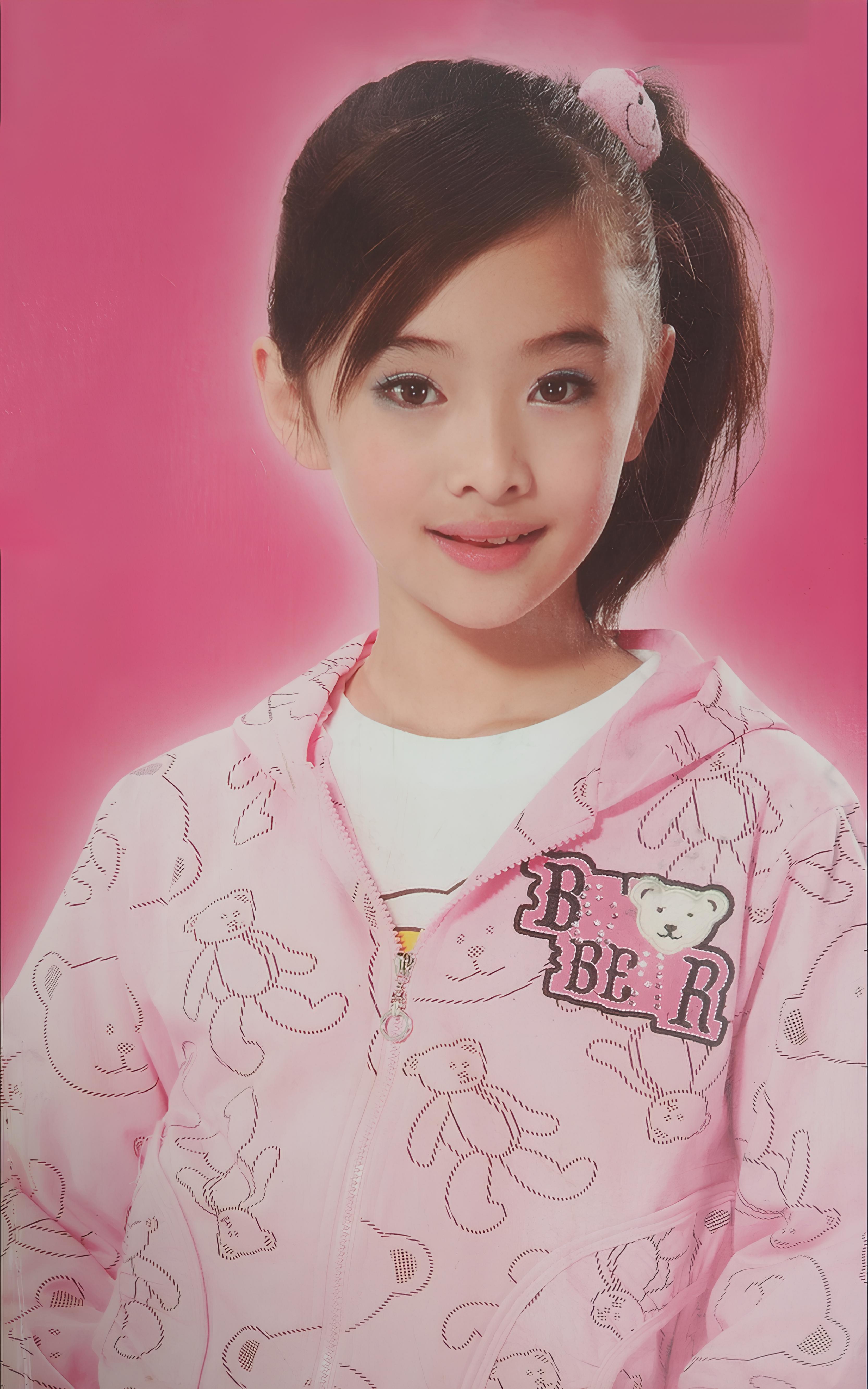 2012可爱小姑娘图片.jpg